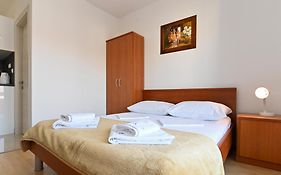Rooms & Apartments Jadranka